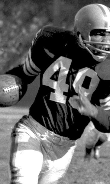 Bobby Mitchell provided leadership on and off the field in Washington
